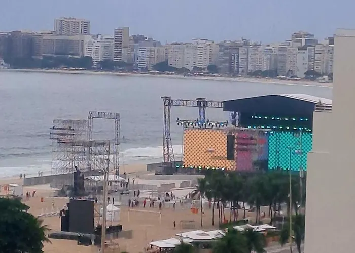 Copacabana Com Vista Incrivel Do Mar